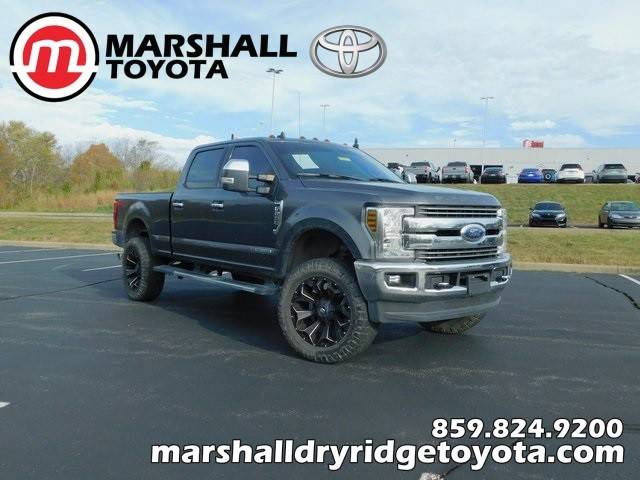 2019 Ford F-250 Super Duty LARIAT 4WD photo