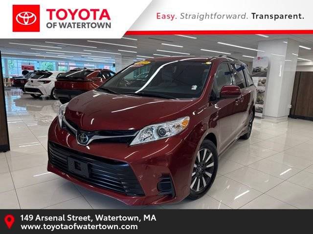 2019 Toyota Sienna LE AWD photo