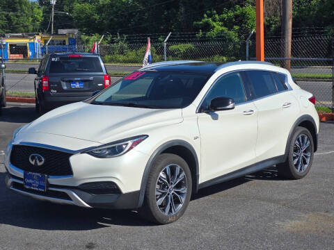 2018 Infiniti QX30 LUXE AWD photo