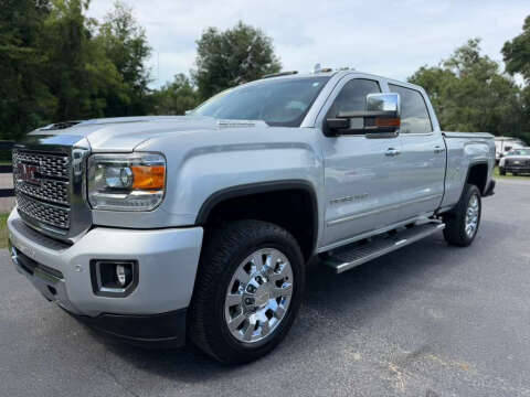2019 GMC Sierra 2500HD Denali 4WD photo