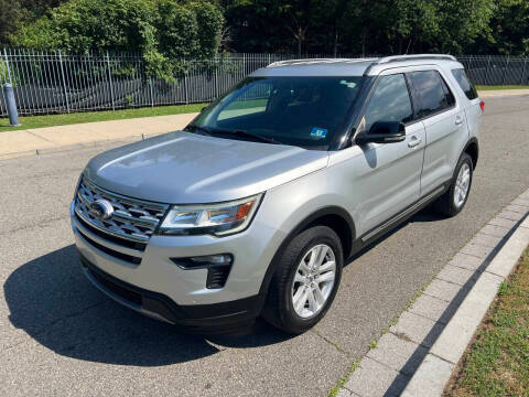2018 Ford Explorer XLT 4WD photo