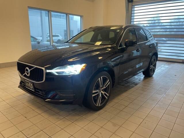 2019 Volvo XC60 Momentum AWD photo