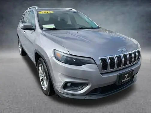 2019 Jeep Cherokee Latitude Plus FWD photo