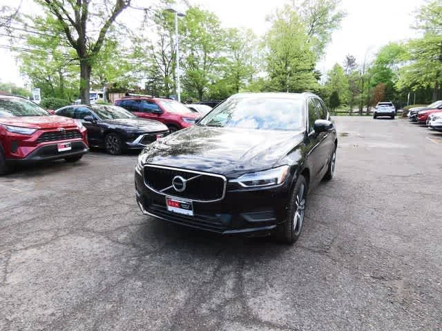 2019 Volvo XC60 Momentum AWD photo