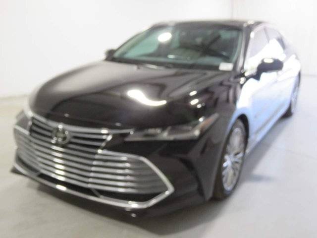 2019 Toyota Avalon Limited FWD photo
