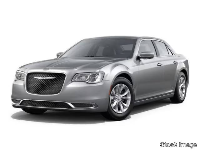 2019 Chrysler 300 Touring RWD photo