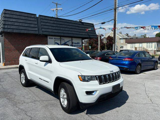 2018 Jeep Grand Cherokee Laredo E 4WD photo