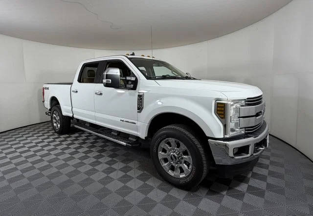 2019 Ford F-250 Super Duty LARIAT 4WD photo