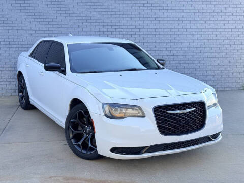 2019 Chrysler 300 Touring RWD photo
