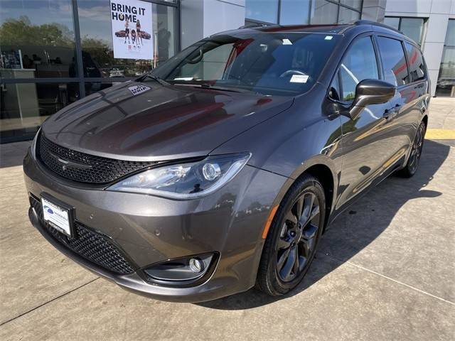 2019 Chrysler Pacifica Minivan Touring L Plus FWD photo