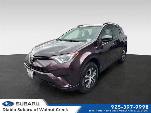 2018 Toyota RAV4 LE FWD photo