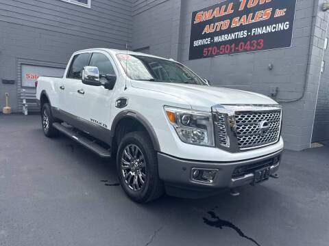 2017 Nissan Titan XD Platinum Reserve 4WD photo