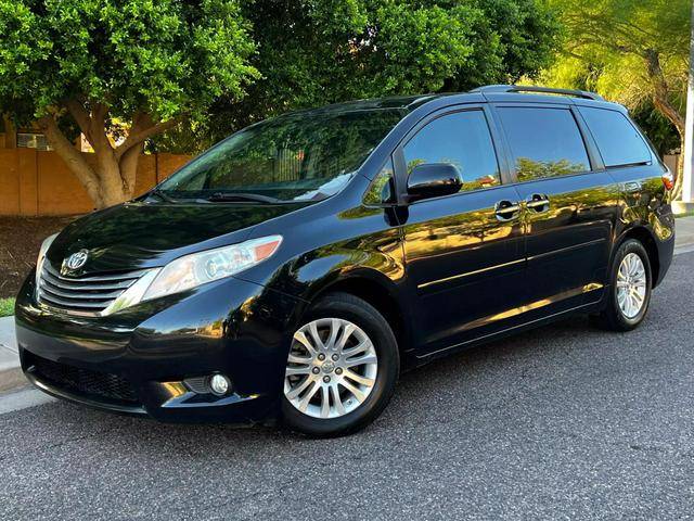 2015 Toyota Sienna XLE Premium FWD photo