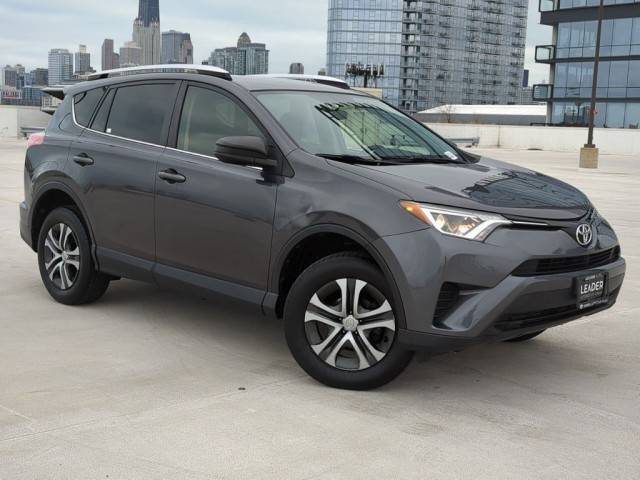 2016 Toyota RAV4 LE FWD photo