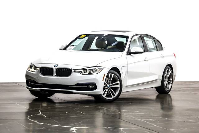 2018 BMW 3 Series 330e iPerformance RWD photo