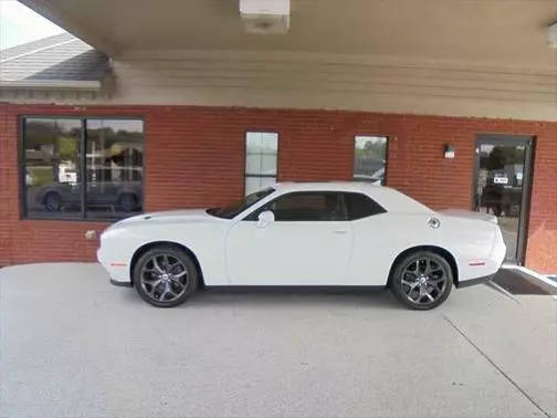 2019 Dodge Challenger SXT RWD photo