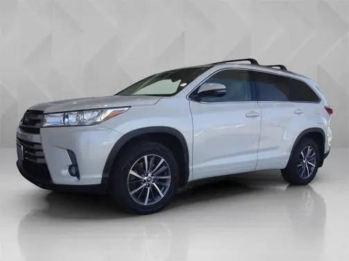 2018 Toyota Highlander XLE AWD photo