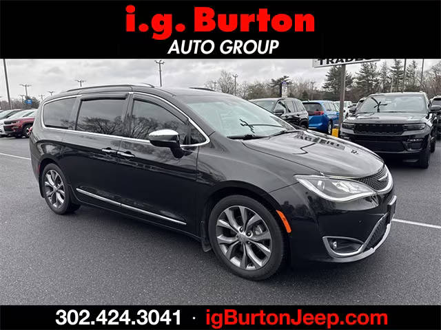 2019 Chrysler Pacifica Minivan Limited FWD photo