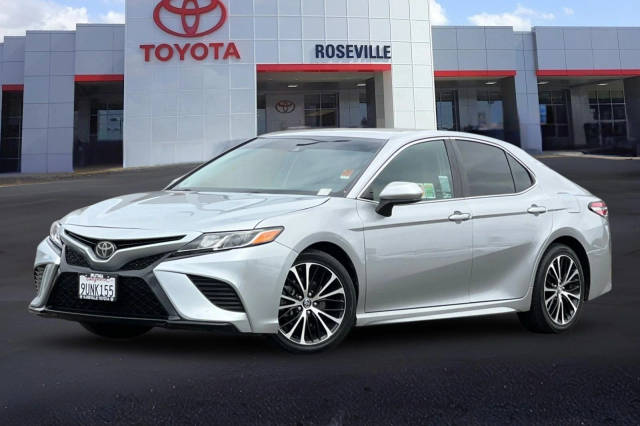 2018 Toyota Camry SE FWD photo