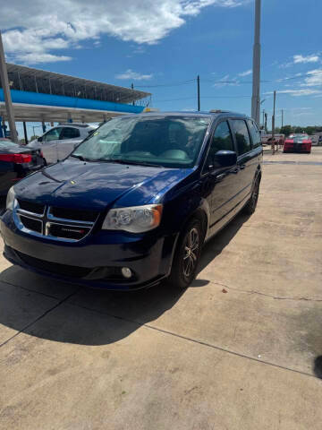 2017 Dodge Grand Caravan SXT FWD photo