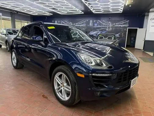 2018 Porsche Macan AWD photo