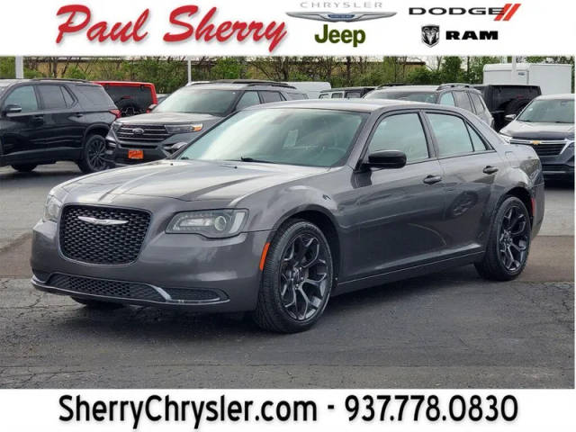 2019 Chrysler 300 Touring RWD photo