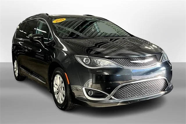 2019 Chrysler Pacifica Minivan Touring L FWD photo