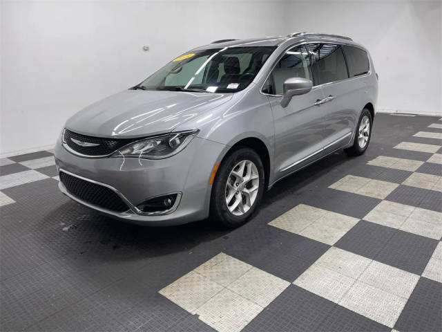 2019 Chrysler Pacifica Minivan Touring L Plus FWD photo