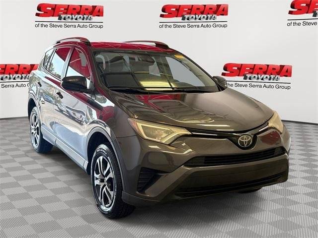 2018 Toyota RAV4 LE FWD photo