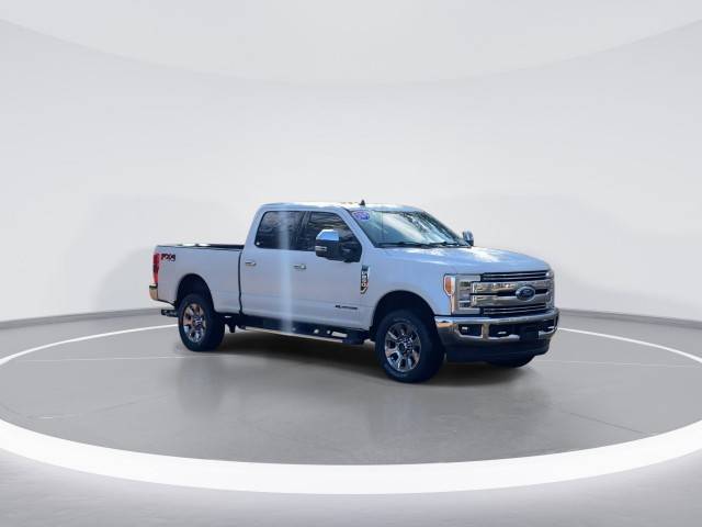 2019 Ford F-250 Super Duty LARIAT 4WD photo