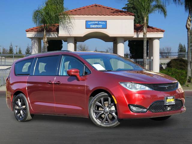 2019 Chrysler Pacifica Minivan Touring L Plus FWD photo