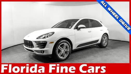 2018 Porsche Macan  AWD photo