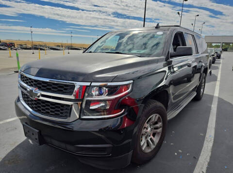 2016 Chevrolet Suburban LT 4WD photo
