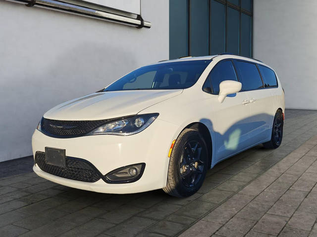 2019 Chrysler Pacifica Minivan Touring L Plus FWD photo