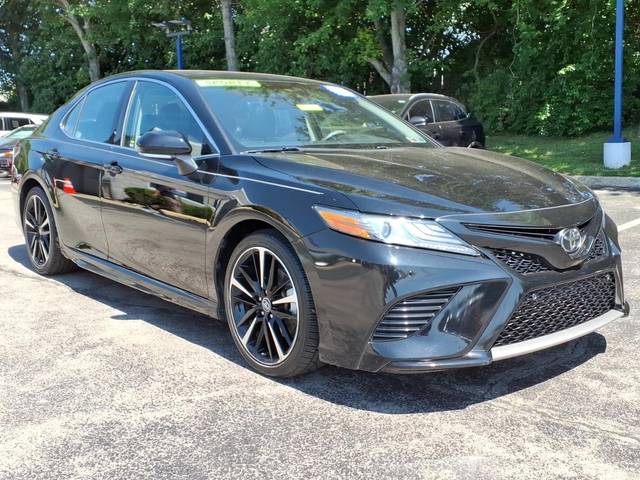 2018 Toyota Camry XSE FWD photo