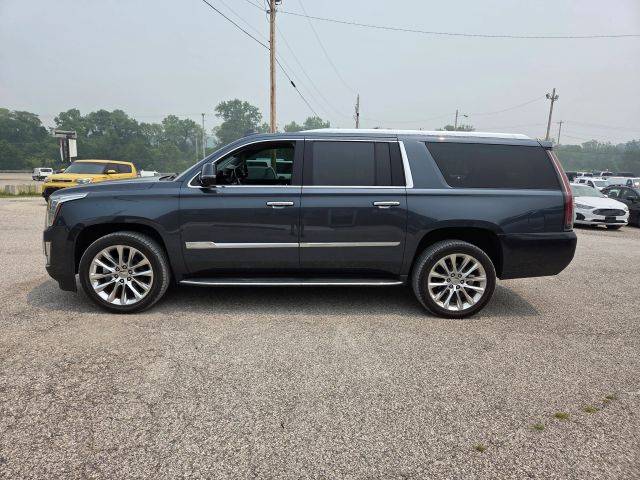 2019 Cadillac Escalade ESV Luxury 4WD photo