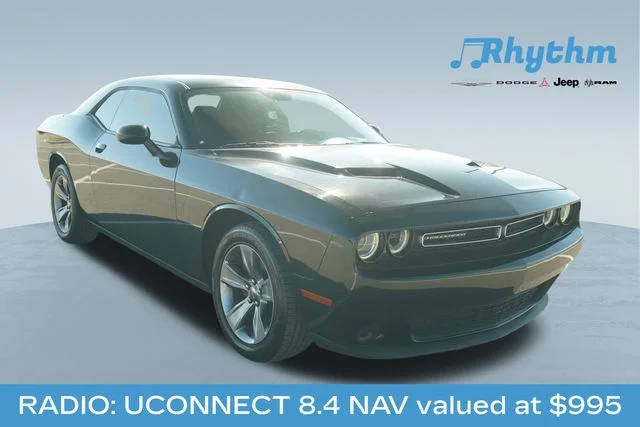 2015 Dodge Challenger SXT RWD photo