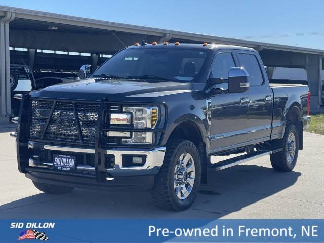 2019 Ford F-350 Super Duty LARIAT 4WD photo