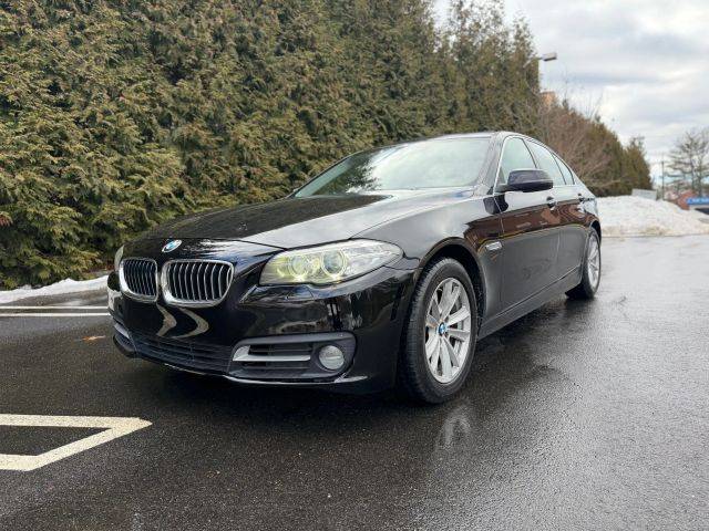 2015 BMW 5 Series 528i RWD photo