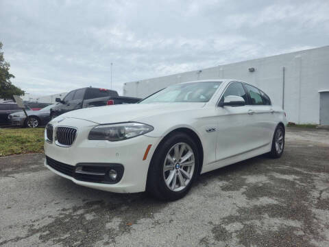 2015 BMW 5 Series 528i RWD photo