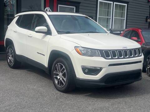 2018 Jeep Compass Latitude w/Sun/Wheel Pkg FWD photo