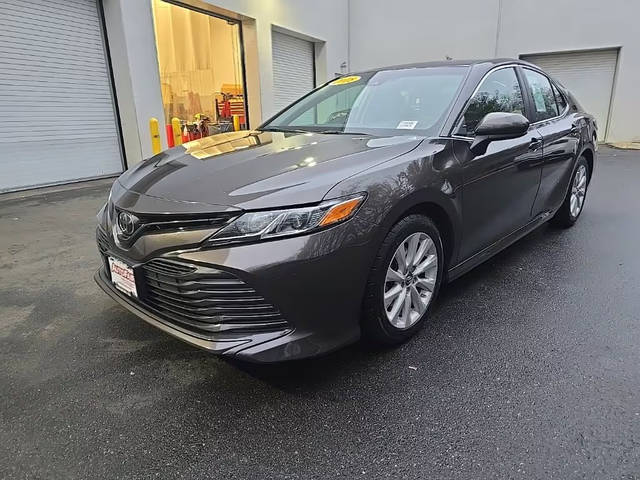 2018 Toyota Camry LE FWD photo