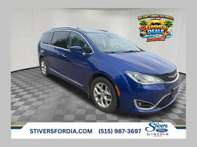 2019 Chrysler Pacifica Minivan Touring L Plus FWD photo