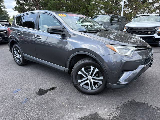 2018 Toyota RAV4 LE FWD photo