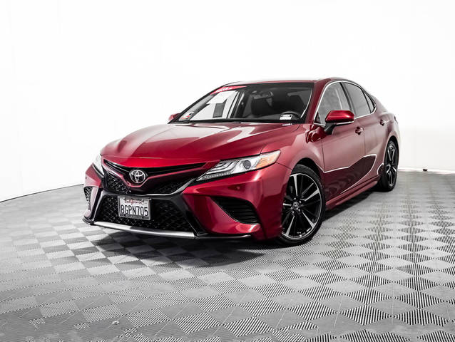 2018 Toyota Camry XSE FWD photo