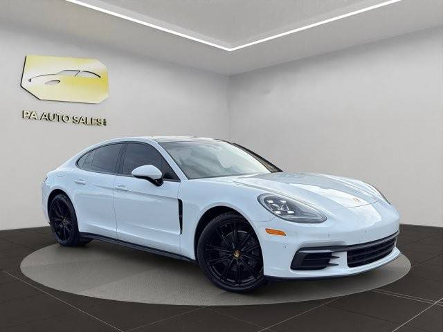 2018 Porsche Panamera 4 AWD photo