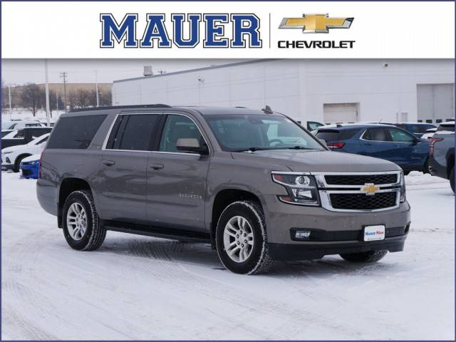 2019 Chevrolet Suburban LT 4WD photo