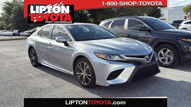 2018 Toyota Camry SE FWD photo