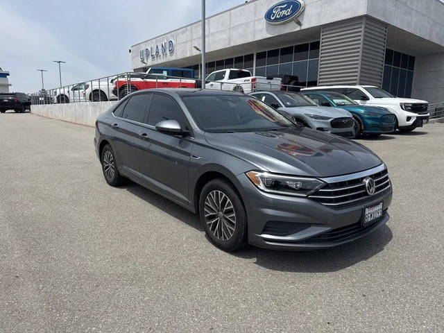 2019 Volkswagen Jetta SEL FWD photo