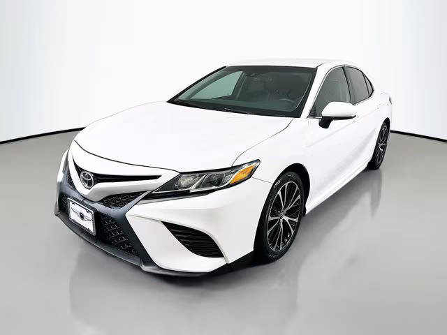2018 Toyota Camry SE FWD photo
